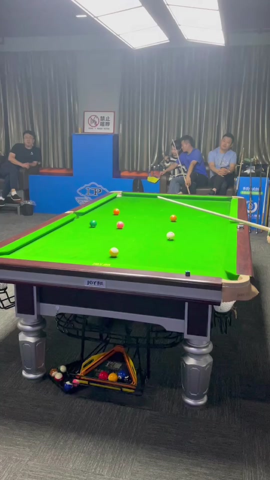 球员提供出 球员提供出